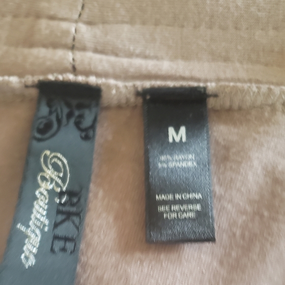 Bke cardigan size medium - Picture 3 of 3